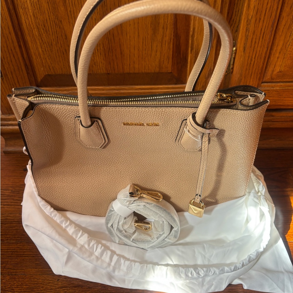 NWOT Michael Kors Tan Leather Satchel - Picture 9 of 9